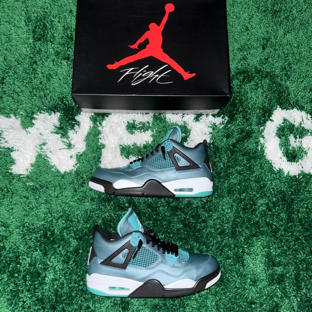 Jordan 4 Retro Teal - Size 9.5